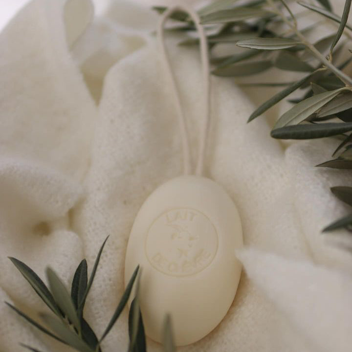 Savon Ovale sur Corde au Lait de Chèvre 200g