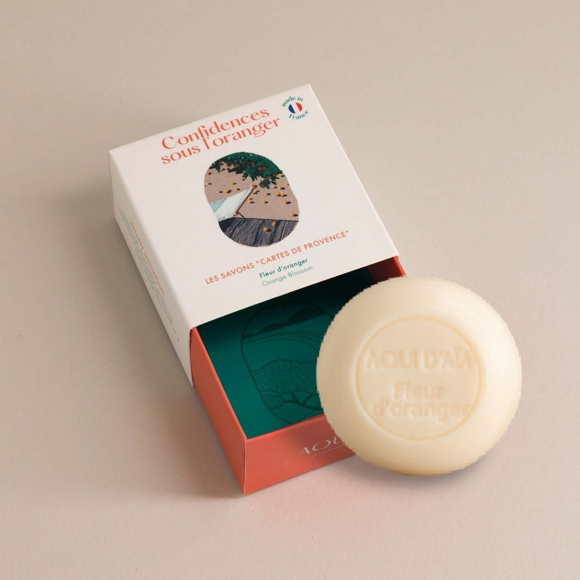 Savon solide à la fleur d’oranger 100g, savon artisanal sensoriel aux ingrédients naturels pour une toilette douce et lumineuse du visage et du corps.