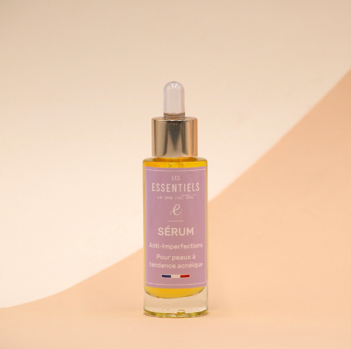 Flacon de sérum anti-imperfections 30ml certifié COSMOS Organic, soin visage ciblé