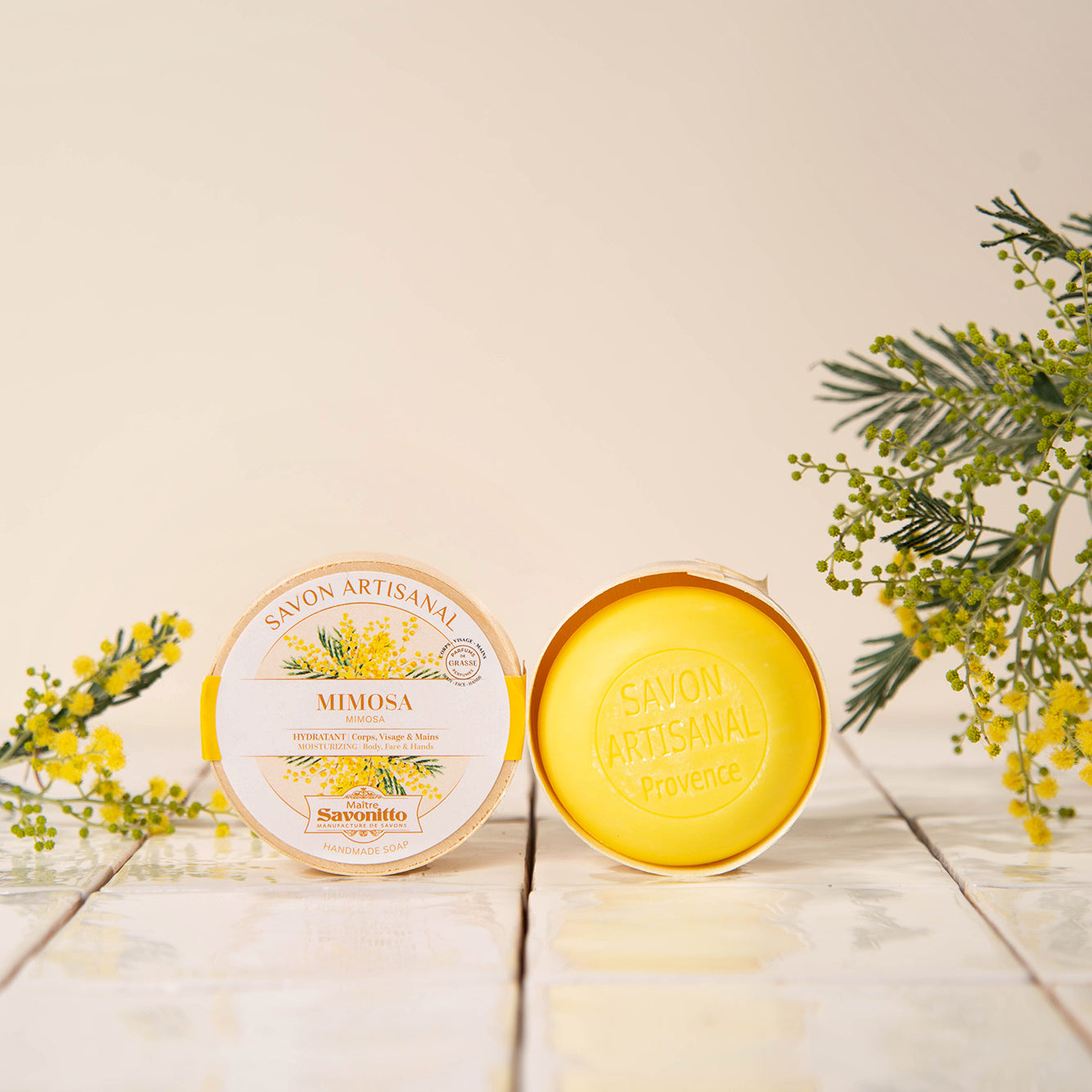 savon mimosa dans boite en bois