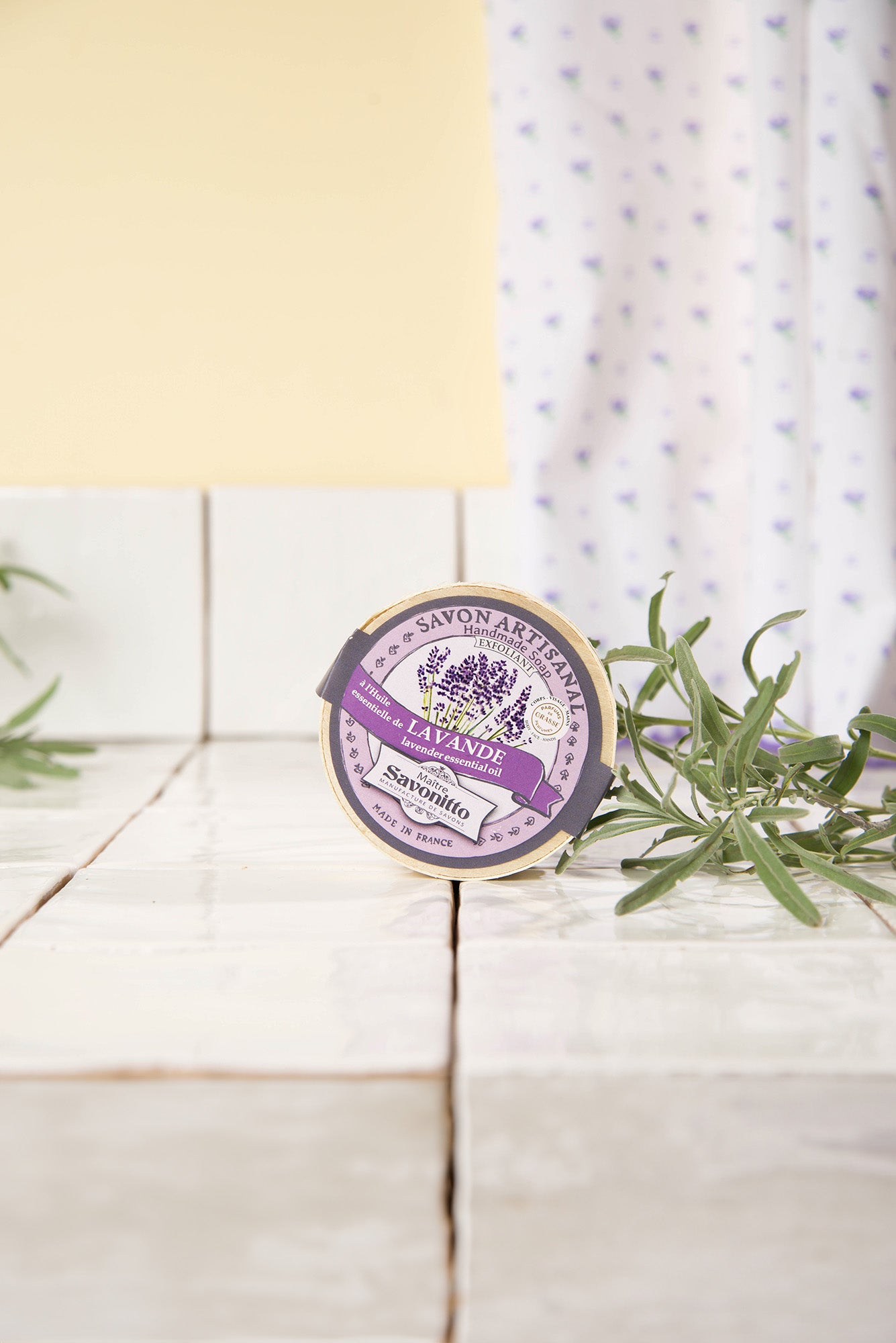 Savon parfum Lavande Exfoliant dans boîte en bois 100g
