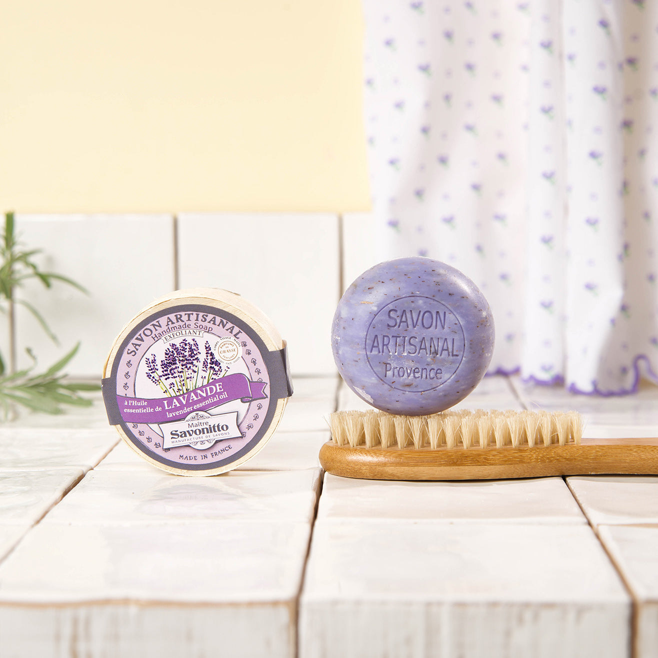 Savon parfum Lavande Exfoliant dans boîte en bois 100g