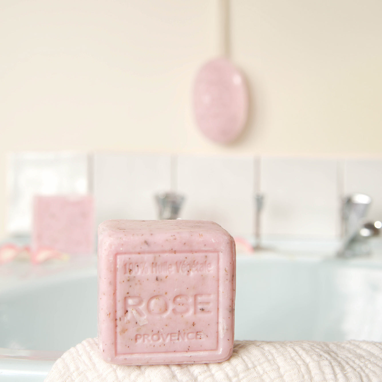savon cube rose