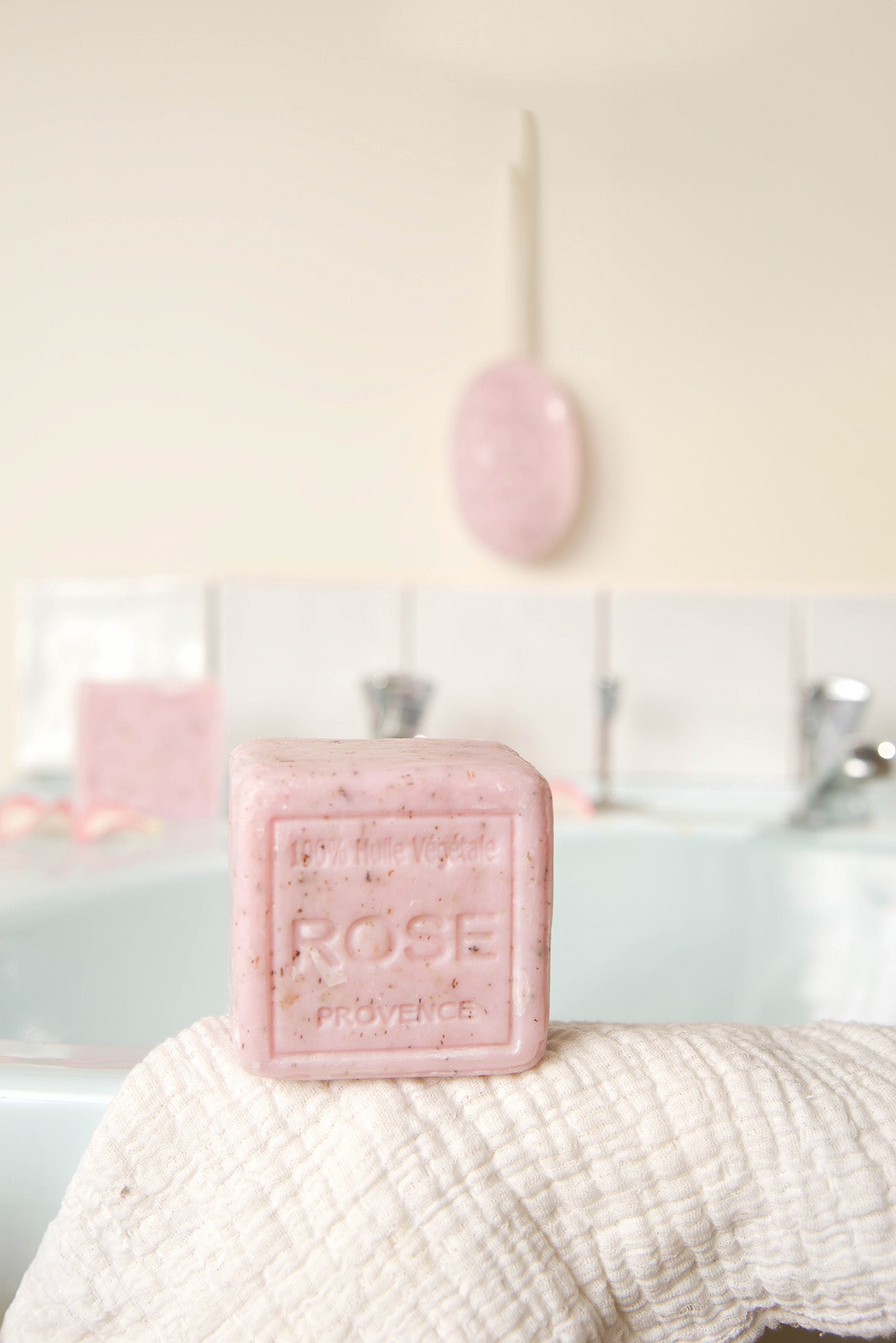 savon cube rose