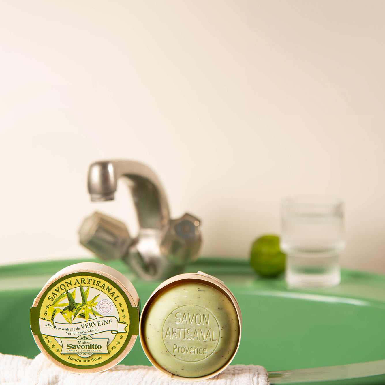 savon verveine dans boite en bois