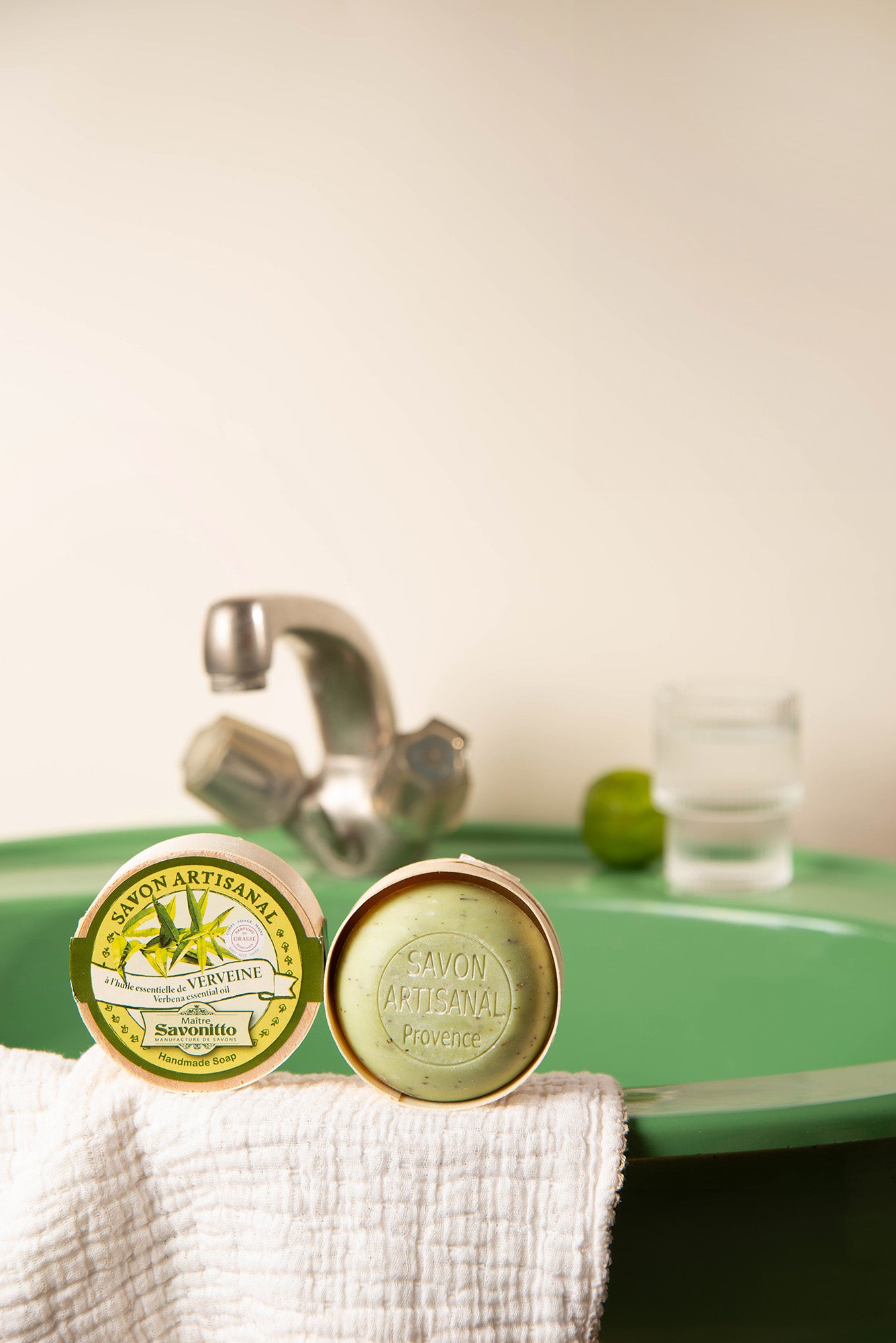 savon verveine dans boite en bois