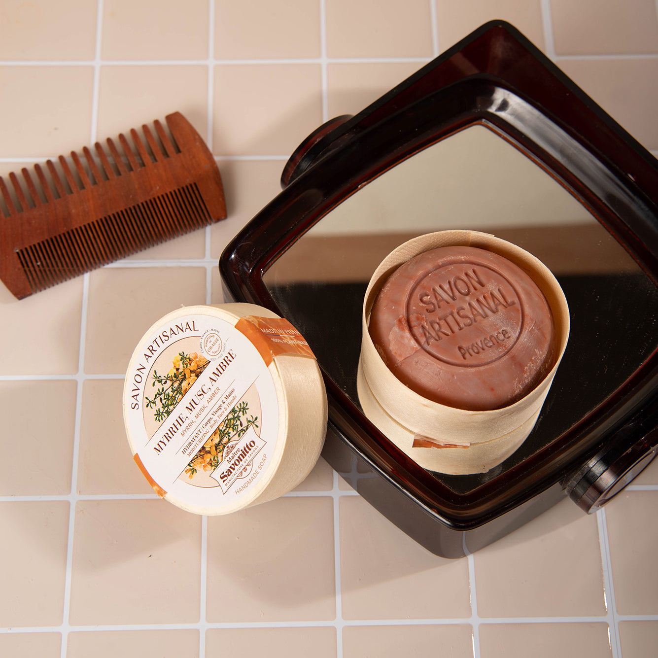 savon myrrhe, musc et ambre dans boite en bois