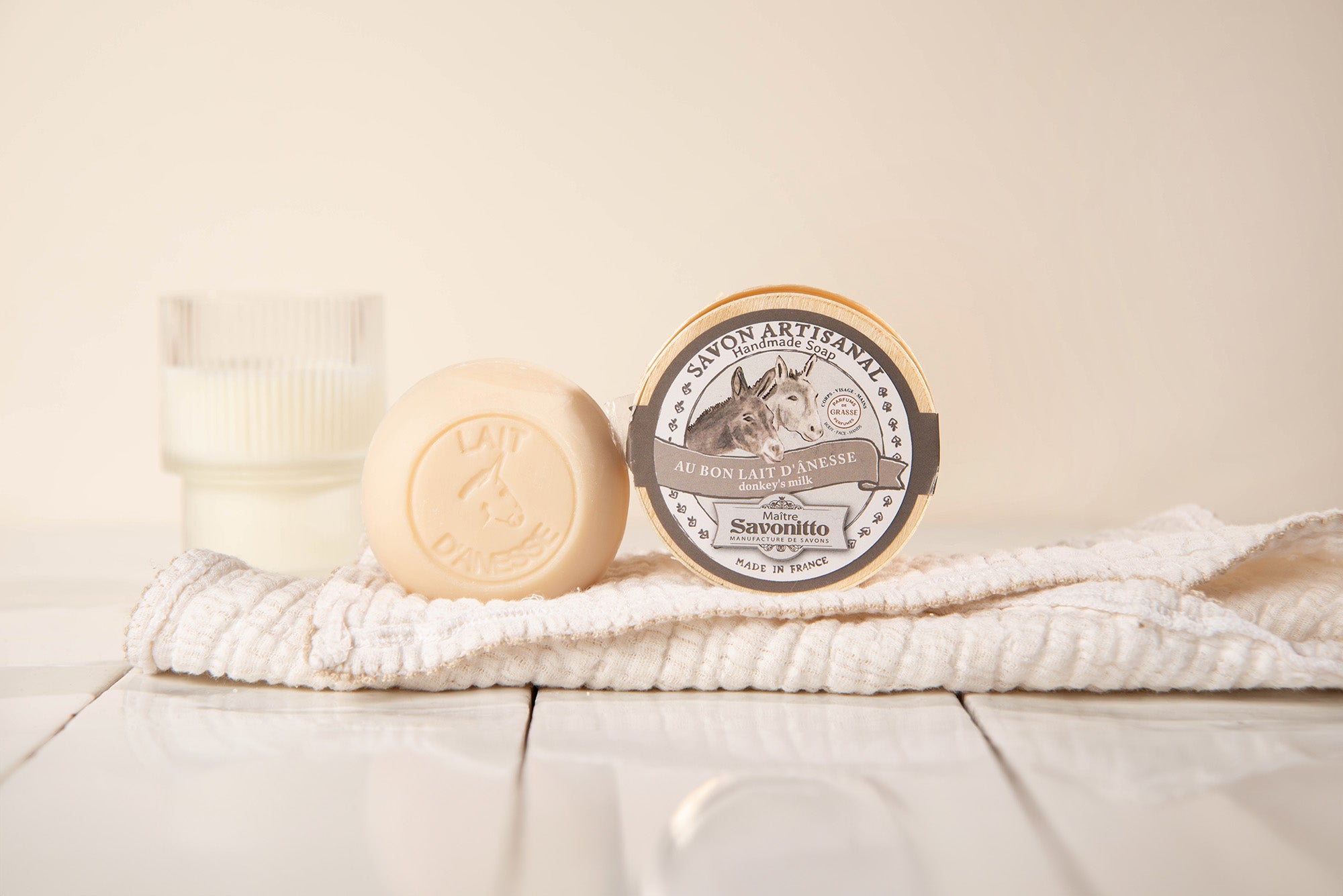 savon lait d'anesse dans boite en bois