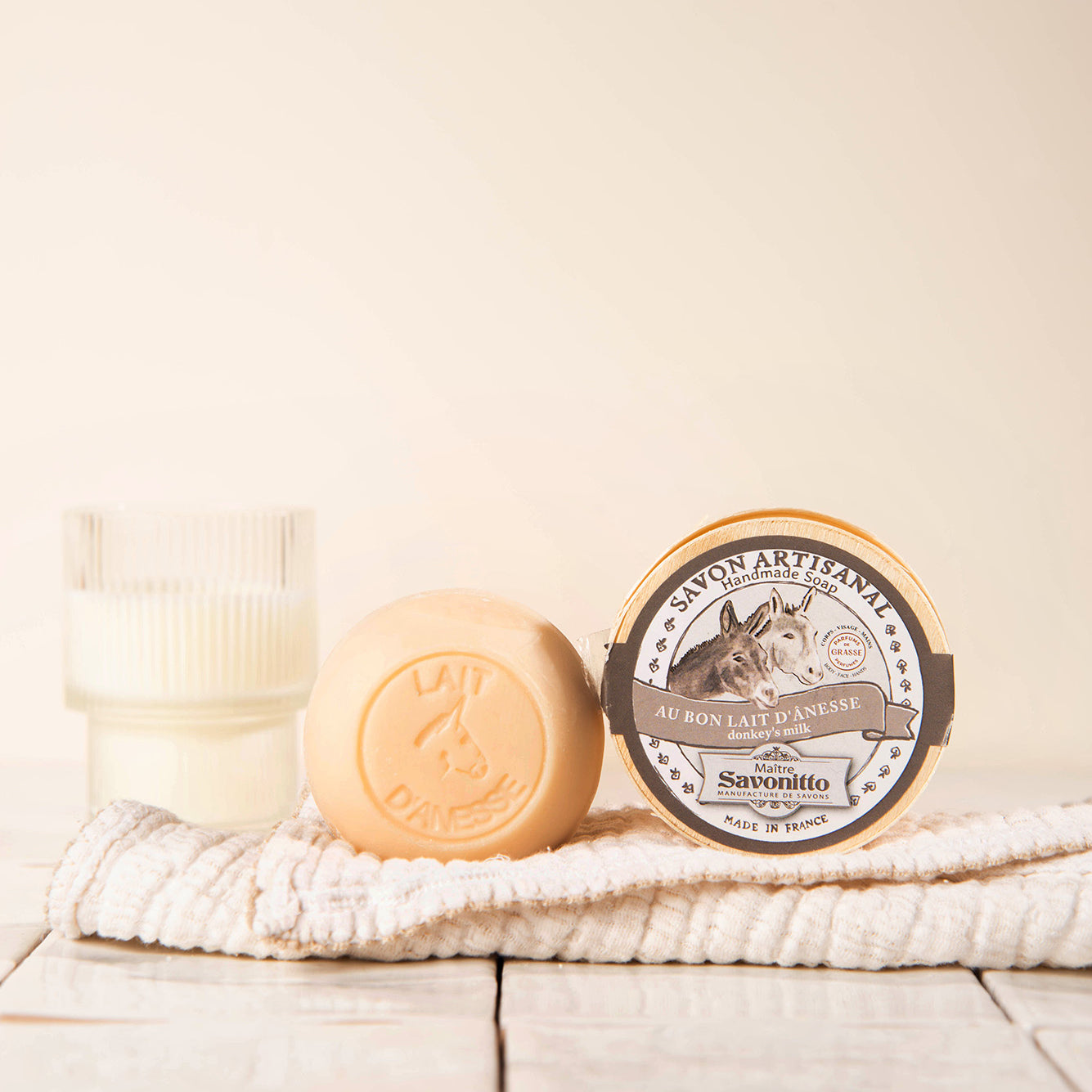 savon lait d'anesse dans boite en bois