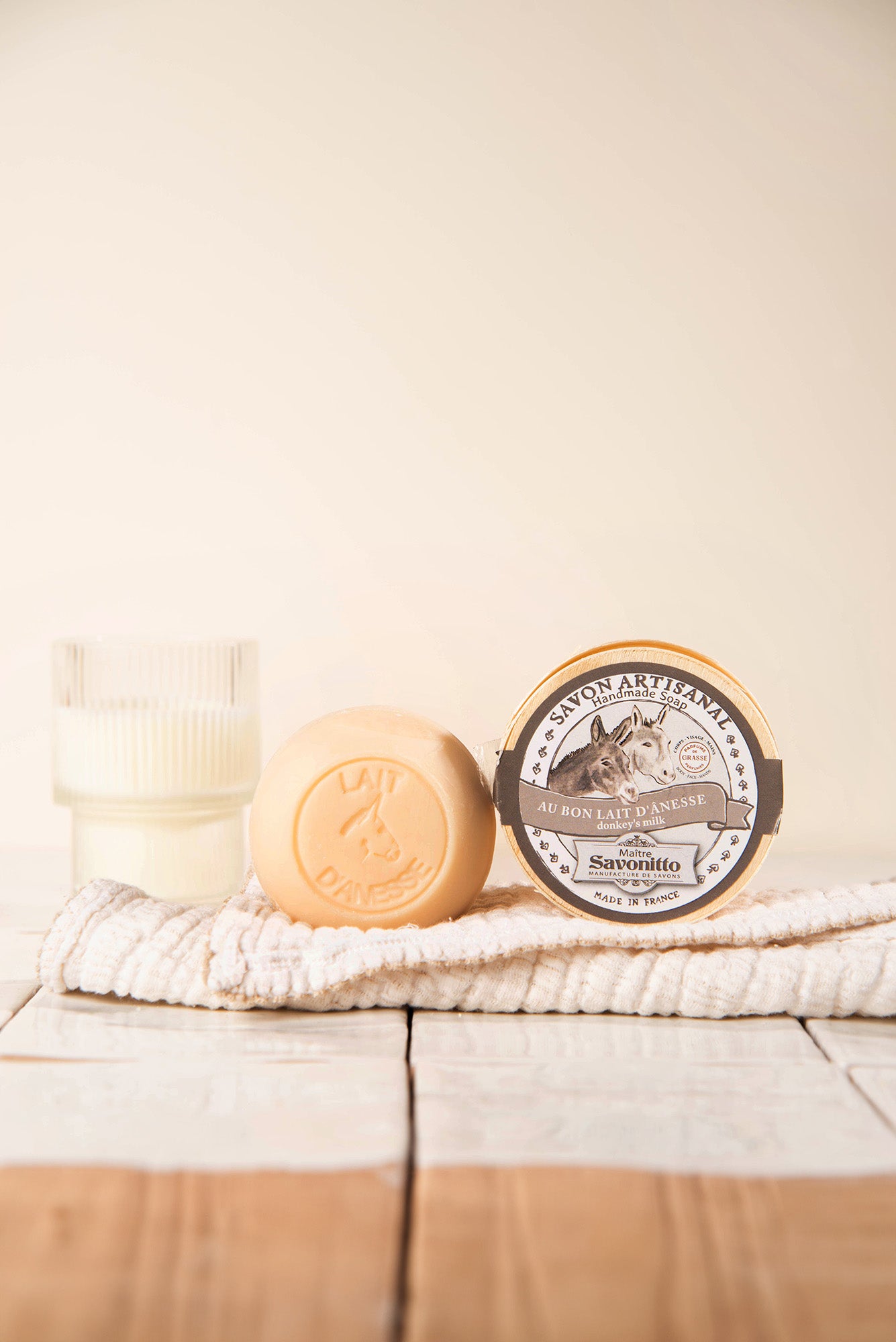 savon lait d'anesse dans boite en bois