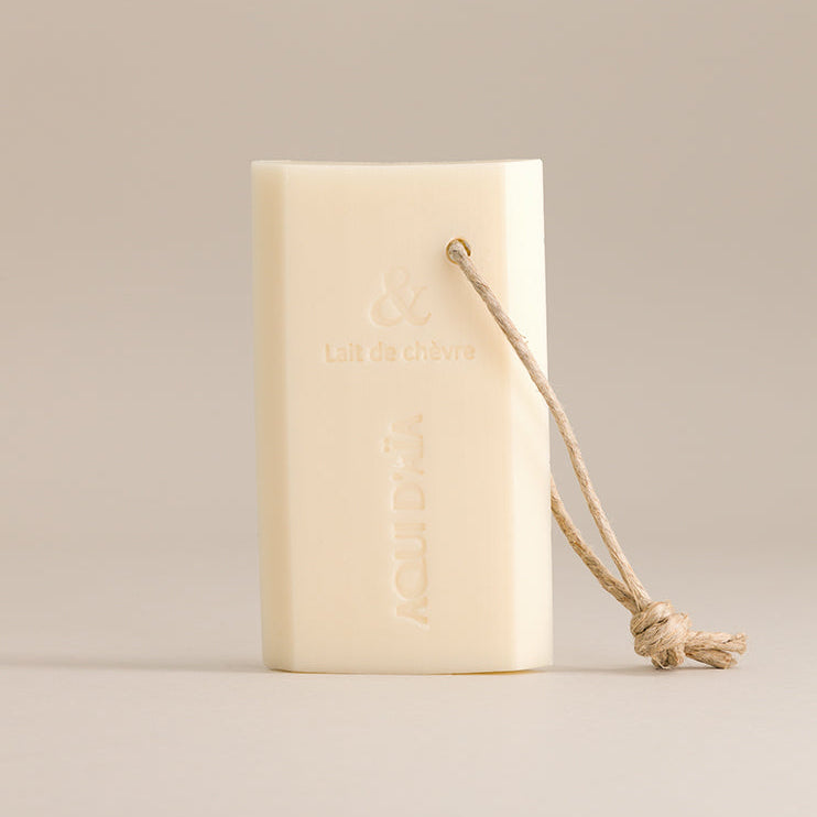 Savon solide tranche sur corde au lait de chèvre 100g, savon artisanal hydratant aux ingrédients naturels, idéal pour les peaux sensibles et sèches