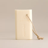 Savon solide tranche sur corde au lait de chèvre 100g, savon artisanal hydratant aux ingrédients naturels, idéal pour les peaux sensibles et sèches