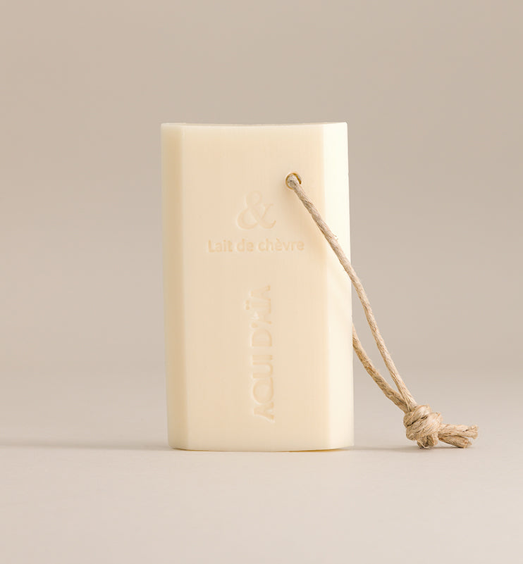 Savon solide tranche sur corde au lait de chèvre 100g, savon artisanal hydratant aux ingrédients naturels, idéal pour les peaux sensibles et sèches