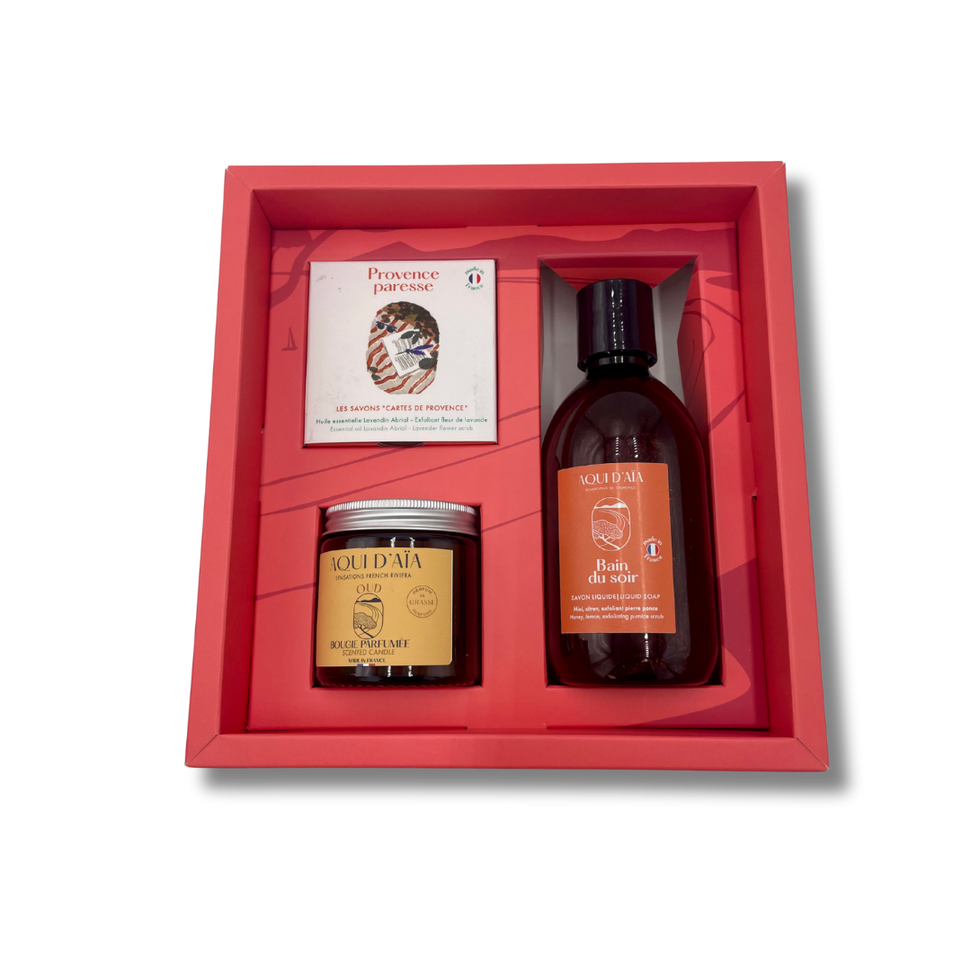 Coffret cadeau \"Sensations French Riviera\", trio de soins artisanaux (savon solide, savon liquide et bougie), rituel complet pour une parenthèse bien-être parfumée.